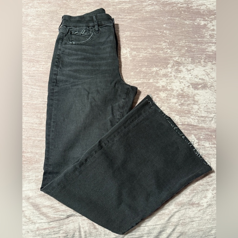 American Eagle Curvy Super High-Rise Flare Jean - Short